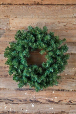 30” Unlit Norway Pine Wreath