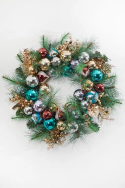 24" Elegant Mixed Wreath