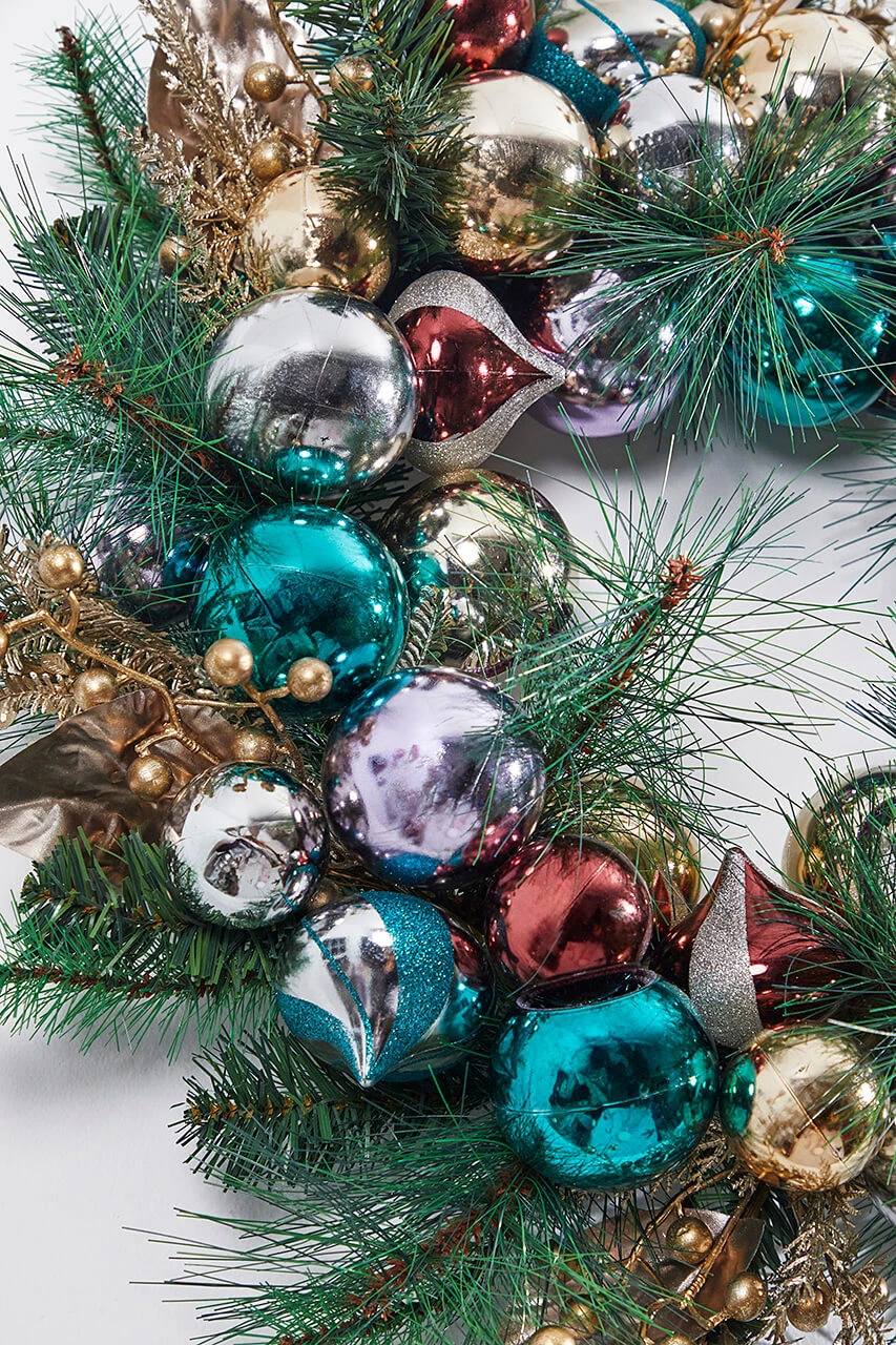 24" Elegant Mixed Wreath - Image 2