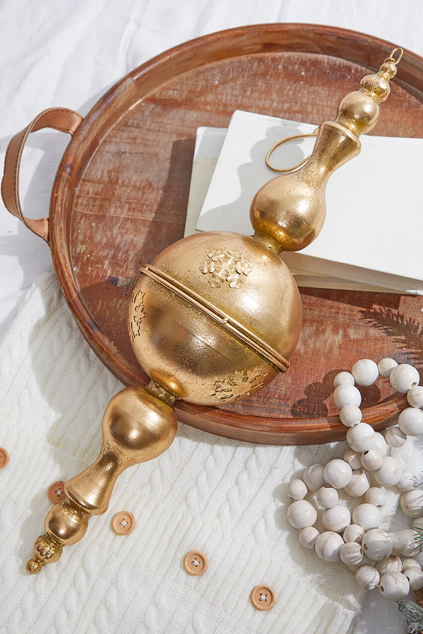 20.5β Metal Gold Hanging Ornament With Snowflake Detail - Image 2