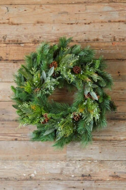 30" Juniper/Cedar Mix Pine/Bayleaf And Pinecone Wreath