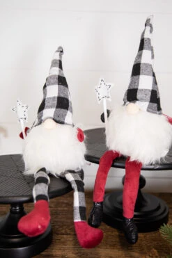 7β Star Wand Buffalo Check Sitting Gnome