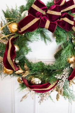 30” Cordless Prelit Crimson & Gold Holiday Wreath