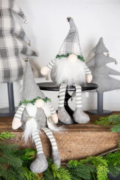 16โ Polyester Sitting Gnome