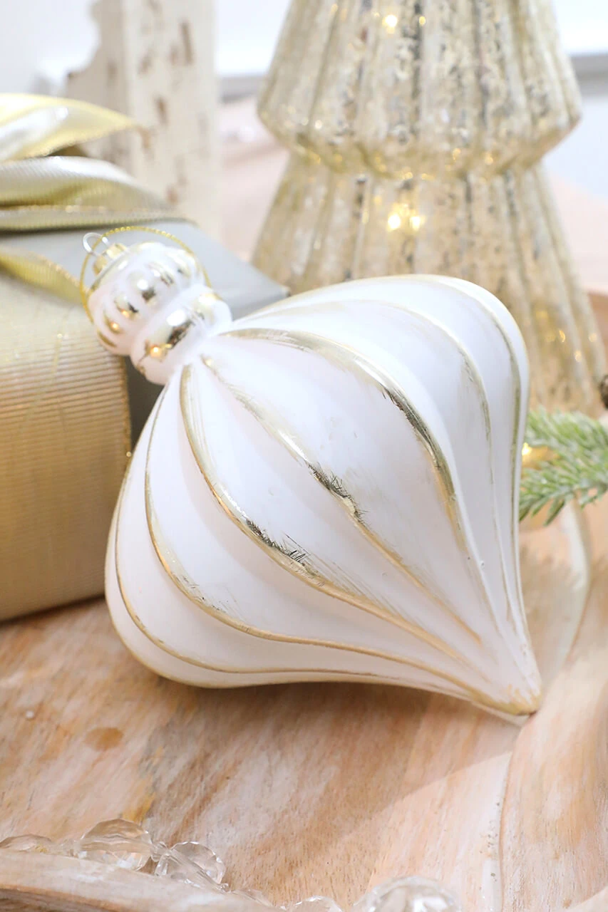 7β White & Gold Matte Onion Ornament
