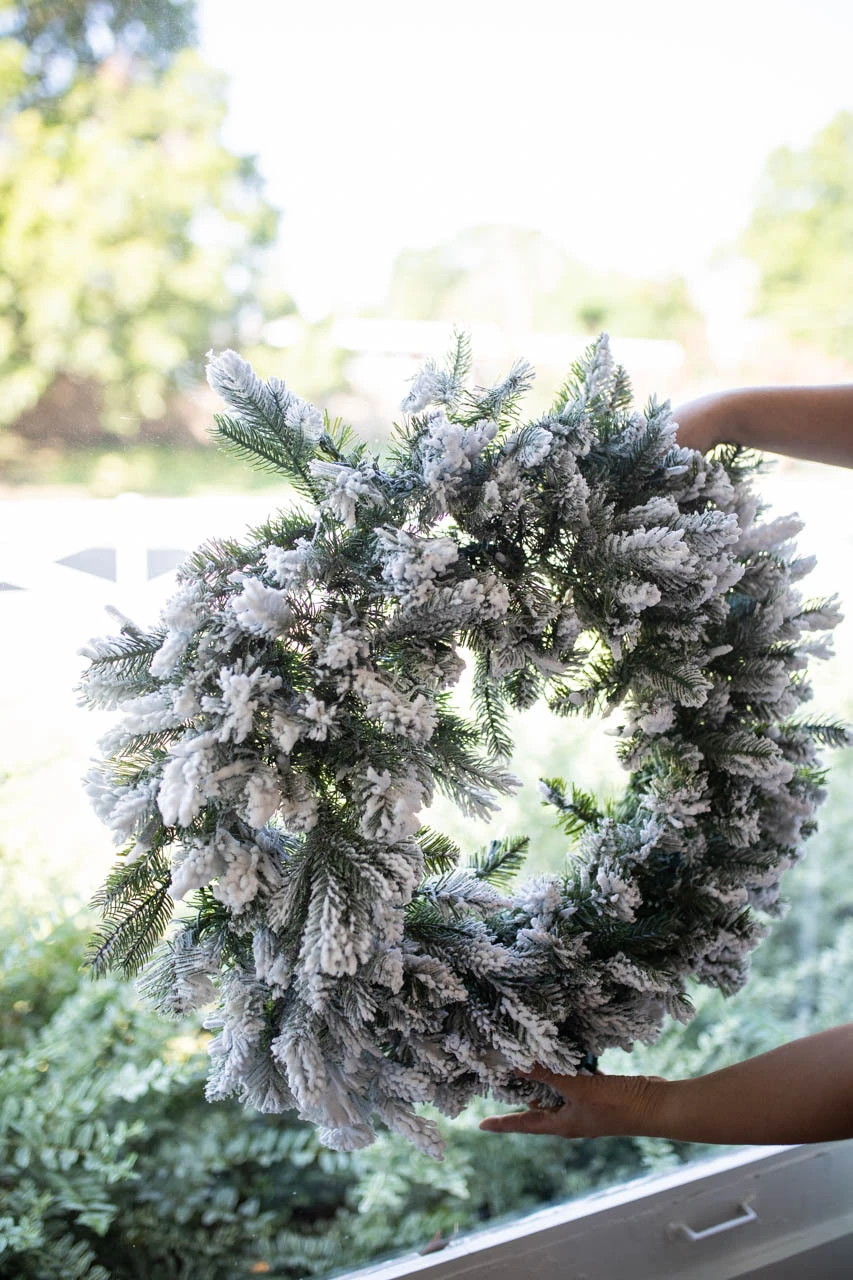 Magic Self Adhesive Wreath Hanger- Set Of 4 - Image 4