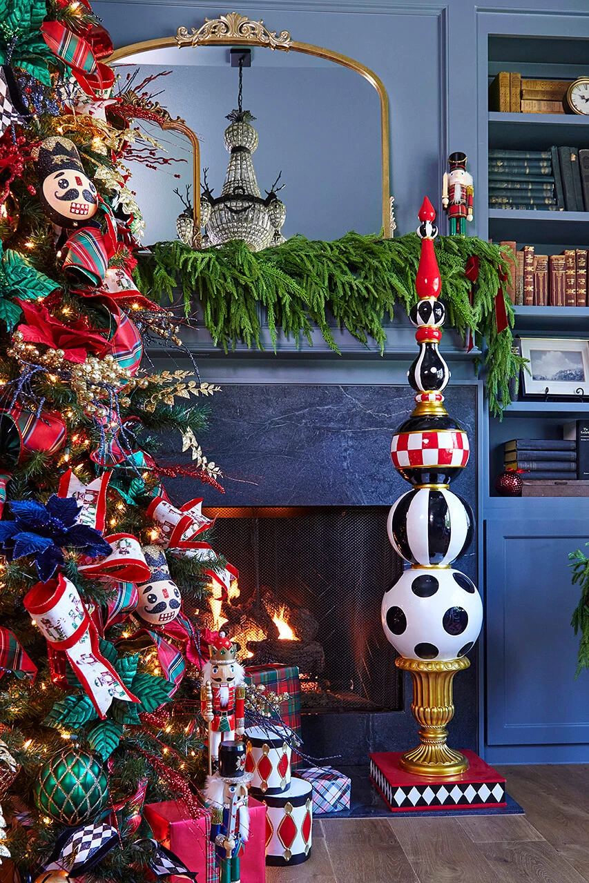 71.5β Resin Nutcracker Finial Decoration - Image 2