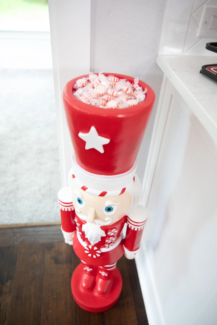35.8β Resin Red And White Peppermint Nutcracker Decoration - Image 4