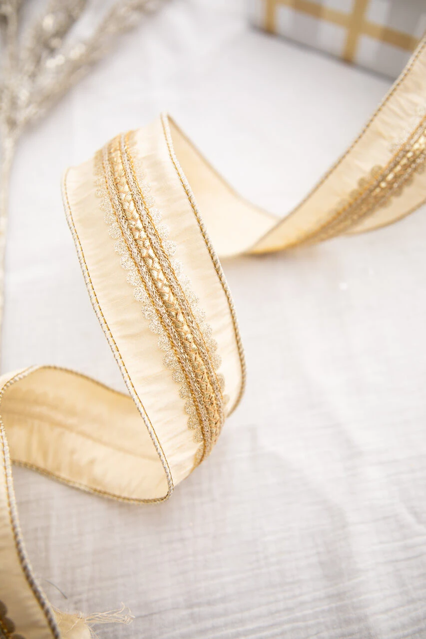2.5β X 5 Yard Scalloped Braid Dupion Ribbon - Cream/Gold - Image 3